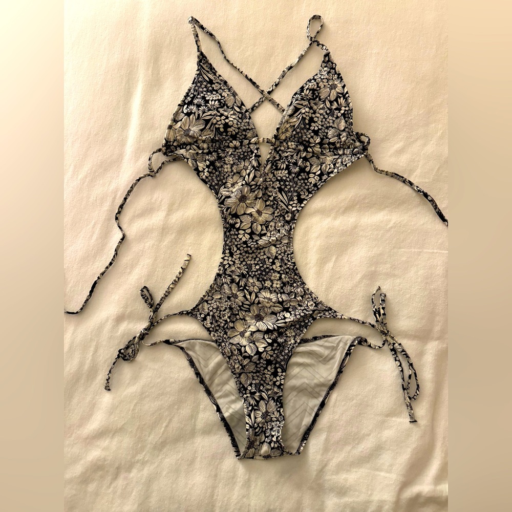Charlie by Matthew Zink monokini black and white floral print size s/p